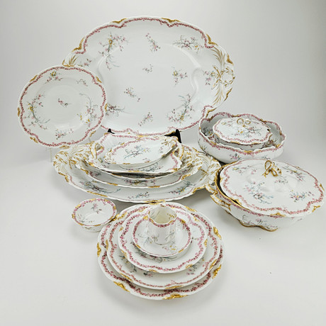 SERVIS, 81 delar, porslin, Haviland & Co, Limoges, Frankrike. på auktion hos Auktionshuset Thörner & Ek