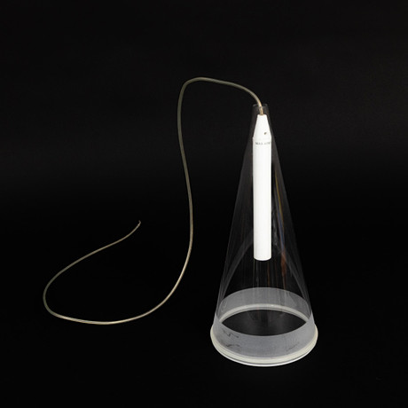 ACHILLE CASTIGLIONI. Taklampa, "Fucsia 1", Flos, Italien. på auktion hos Garpenhus Auktioner