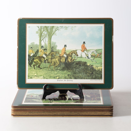 BORDSTABLETTER, 11 st, "English Fox Hunting", 1900-tal. på auktion hos Gomér & Andersson Nyköping