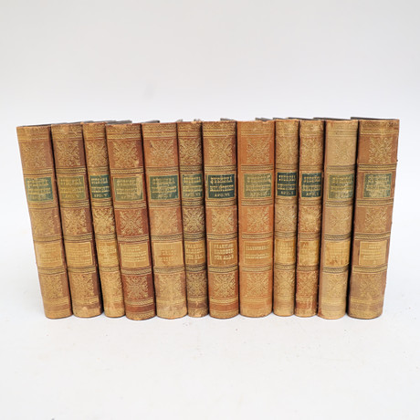 BÖCKER, "Svenska biblioteket" 1800-tal, ryggar med skinn och förgyllning. på auktion hos Falun Auktionsbyrå