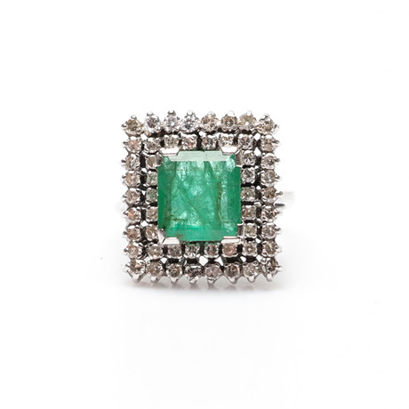 RING, 18k vitguld, smaragd ca 3ct, diamanter totalt ca 0.50 ct, vikt ca 7,2 gram. på auktion hos Gomér & Andersson Linköping