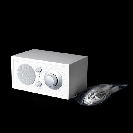 RADIO, Model Two, Henry Kloss, Tivoli Audio, 2000s. Collectables