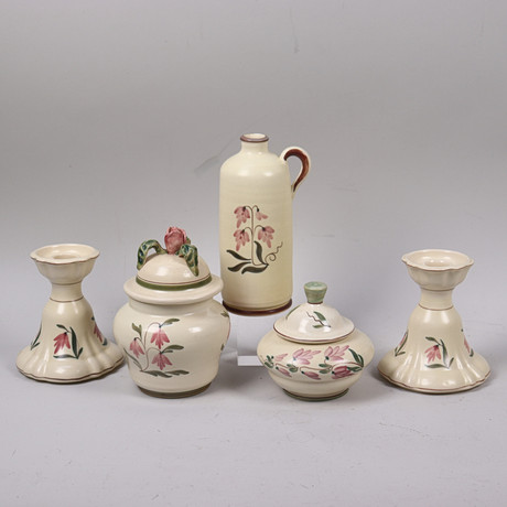 EVA JANCKE-BJÖRK (1882-1981). keramik, Bo Fajans, 5 delar. på auktion hos Markus Auktioner