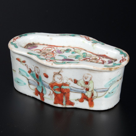 ASK med lock, för syrsor, Kina, 1800/1900-tal. på auktion hos Laholms Auktionskammare