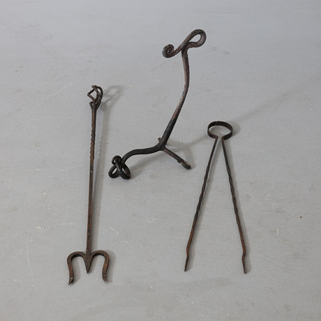 BRASSET, 3 delar, smide, 1900-tal. på auktion hos Gomér & Andersson Nyköping