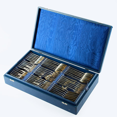 BESTICKSUPPSÄTTNING. Silver, "Rosenholm", 85 delar, i etui. på auktion hos Uppsala Auktionskammare
