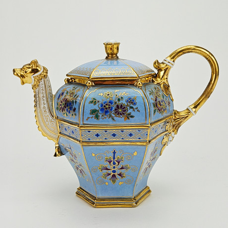 TEKANNA, porslin, Sévres, 1832/35. på auktion hos Auktionshuset Thörner & Ek