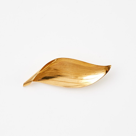 BROSCH, 18 k guld, lövformad, Joh. Petterssons Eftr Juvelerar Ab, Stockholm, 1957. på auktion hos Stockholms Auktionsverk Sickla
