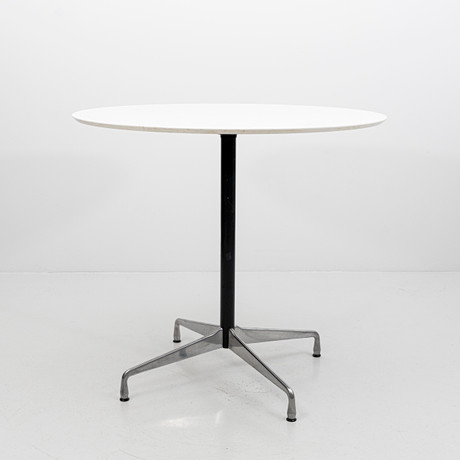 CHARLES & RAY EAMES. underrede, "Eames Segmented Tables", för Vitra, 2000-tal. på auktion hos Auktionshuset Kolonn