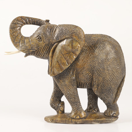 FIGURIN, elefant, sten med betar i konstmassa, 1900-tal. på auktion hos Helsingborgs Auktionskammare