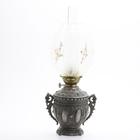 BORDSFOTOGENLAMPA, glas och metall, tidigt 1900-tal. på auktion hos RA Auktionsverket Norrköping
