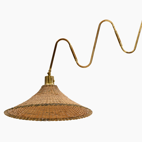 VÄGGLAMPA, Astra Belysning, Norge, 1940/50-tal. Ledad arm, mässing. på auktion hos Crafoord Auktioner Stockholm