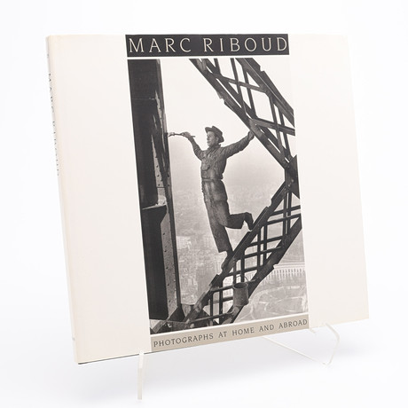 MARC RIBOUDS "PHOTOGRAPHS AT HOME AND ABROAD", 1988. på auktion hos Crafoord Auktioner Lund