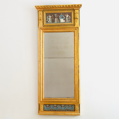 SPEGEL, sengustavianskt stockholmsarbete, omkring år 1800, träskuren dekor och pastellage, förgylld. på auktion hos Stockholms Auktionsverk Göteborg