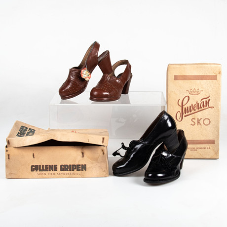 VINTAGESKOR, 2 par, Gyllene Gripen samt Suverän Sko, svensktillverkade, storlek 3,5, ca 1940-50-tal, New Old S på auktion hos Laholms Auktionskammare