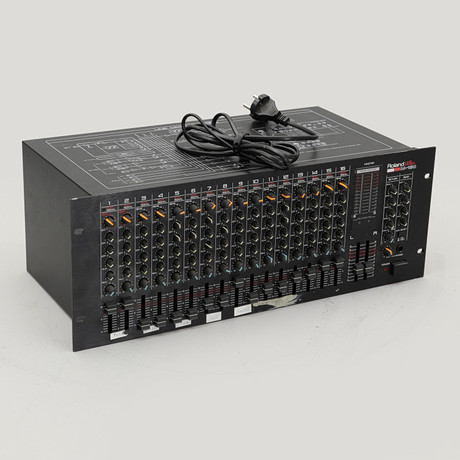 MIXER, Roland M-160 Line Mixer. på auktion hos Crafoord Auktioner Malmö
