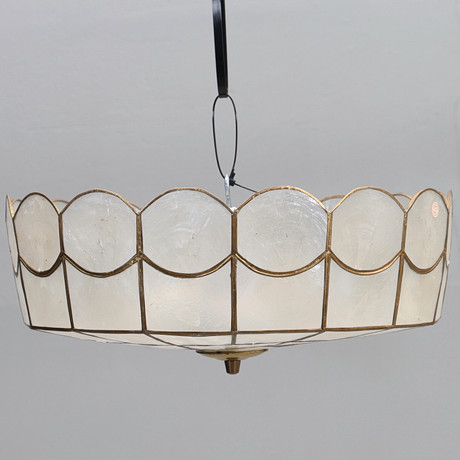 TAKLAMPA,PLAFOND. snäckskal, 1900-talets andra hälft. på auktion hos Gomér & Andersson Jönköping