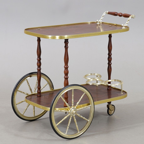 SERVERINGSVAGN, plast/mässing, 1900-talets andra hälft. på auktion hos Växjö Auktionskammare