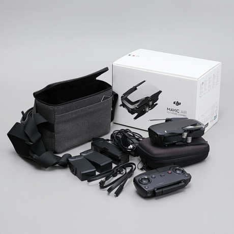 DRÖNARE, Dji Mavic Air "Fly More Combo". på auktion hos Auktionshuset Thelin & Johansson