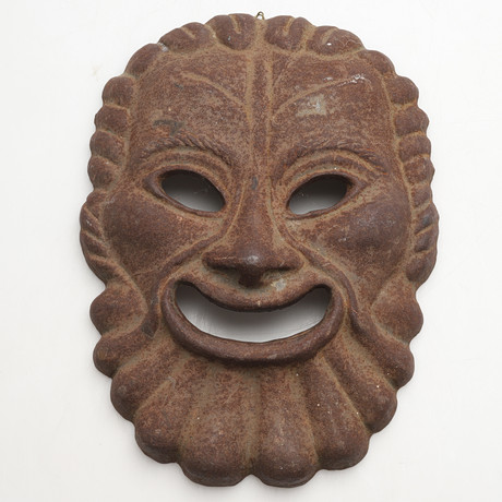 RELIEF, i form av maskaron, gjutjärn. 1900-tal. på auktion hos Crafoord Auktioner Malmö