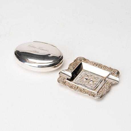 DOSA samt ASKFAT silver, K. Andersson, 1916 samt GEWE, 1953. på auktion hos Auktionshuset Kolonn