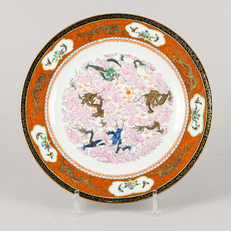 TALLRIK, porslin, Japan, 1900-talets första hälft. på auktion hos Karlstad Hammarö Auktionsverk