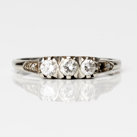 RING, vitguld, 18K samt diamanter ca 0,31ct, otydlig mästarstäpel, 1952. på auktion hos Auktionshuset Kolonn
