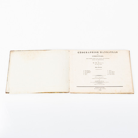 ATLAS, Anders Aron Bäckströms ”Geographisk handatlas” samt tillhörande supplement, Zacharias Häggström, Stockh på auktion hos Stockholms Auktionsverk Helsingborg