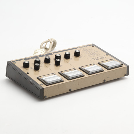 EFFEKTPEDAL, för gitarr, Ibanez UE300 Multi-Effects, 1980-tal. på auktion hos Crafoord Auktioner Malmö