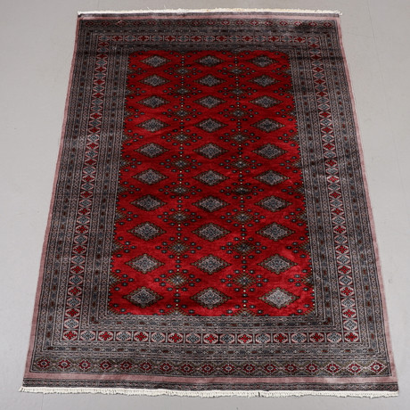 MATTA, Pakistan, 186 x 260 cm. på auktion hos Växjö Auktionskammare