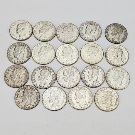 MYNT, 19 st, silverhalt 80%, Gustaf V, Sverige, vikt ca. 285 gram. på auktion hos Auktionshuset Thörner & Ek
