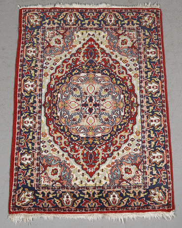 MATTA. Persisk, Isfahan, ca 63 x 91 cm. på auktion hos Örebro Stadsauktioner