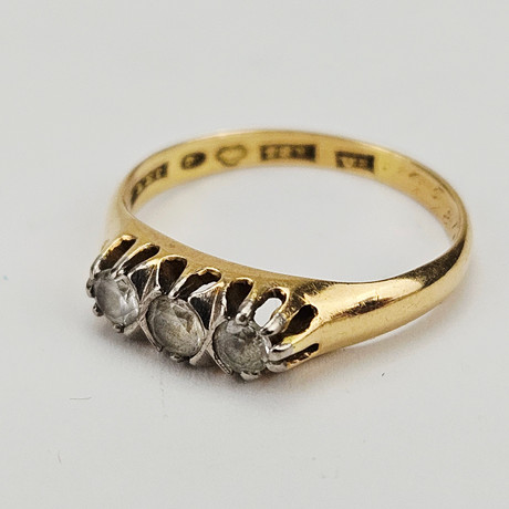 RING, guld, 18K, K&EC, Göteborg 1947, total vikt ca. 2,8 gram. på auktion hos Auktionshuset Thörner & Ek