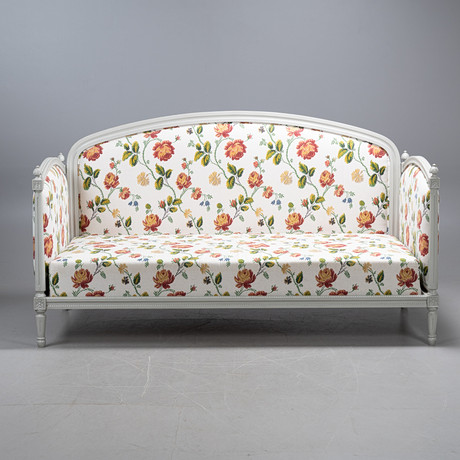 SOFFA, gustaviansk stil, 1900-tal. på auktion hos Stockholms Auktionsverk Helsingborg