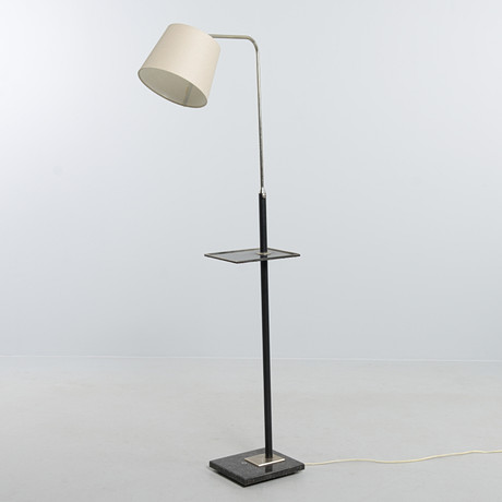 GOLVLAMPA, funkis, 1930-tal. på auktion hos Formstad Auktioner