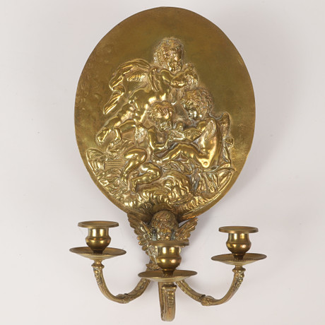 VÄGGLJUSSTAKE, 3-armad, mässing, 1900-tal. på auktion hos Helsingborgs Auktionskammare