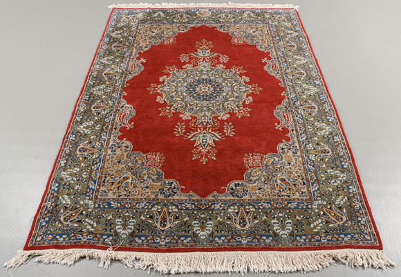 MATTA Kirman, 255x168 cm. på auktion hos Karlstad Hammarö Auktionsverk