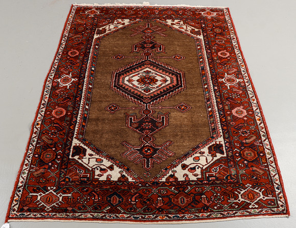 MATTA Orientalisk, 220x150 cm. på auktion hos Karlstad Hammarö Auktionsverk