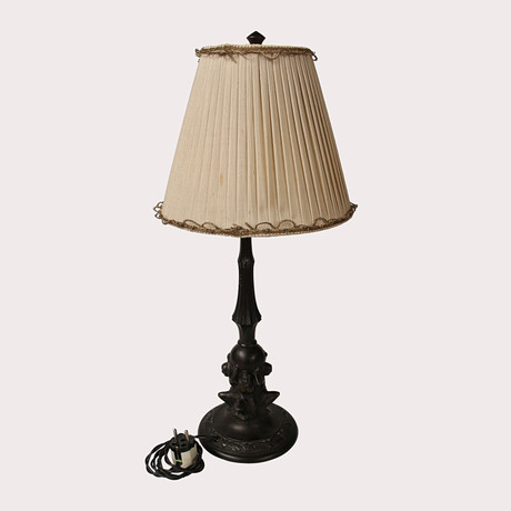 BORDSLAMPA, Brons, Swedish Grace, sittande kvinnor, 1920-1940. på auktion hos Limhamns Auktionsbyrå