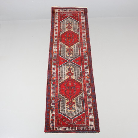 MATTA, Galleri, Handknuten, Persisk, Meshkin, 336 x 99 cm. på auktion hos Borås Auktionshall