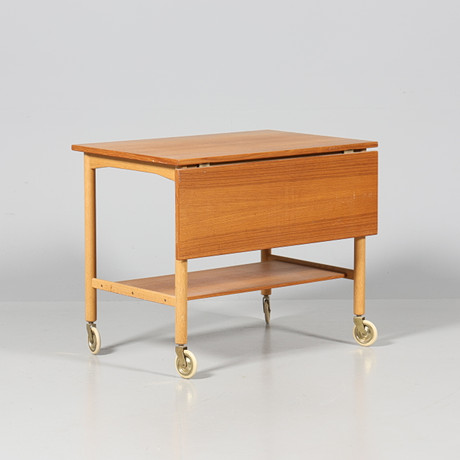 POUL M. VOLTHER. SERVERINGSVAGN. "Jean" Gemla Fabrikers Diö AB, 1950-60-tal, Sverige. på auktion hos Borås Auktionshall