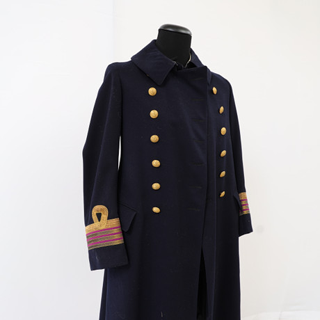 UNIFORMSROCK. på auktion hos Falun Auktionsbyrå