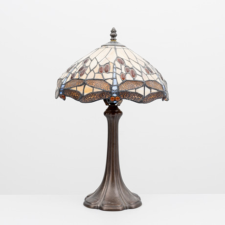 BORDSLAMPA, glas och metall, Tiffany-stil, 1900-talets andra hälft. på auktion hos Auktionshuset Kolonn