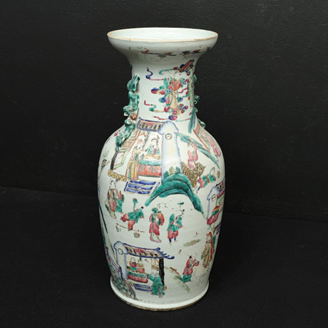 VAS, porslin, Kina, 1800/1900-tal. på auktion hos Gomér & Andersson Linköping