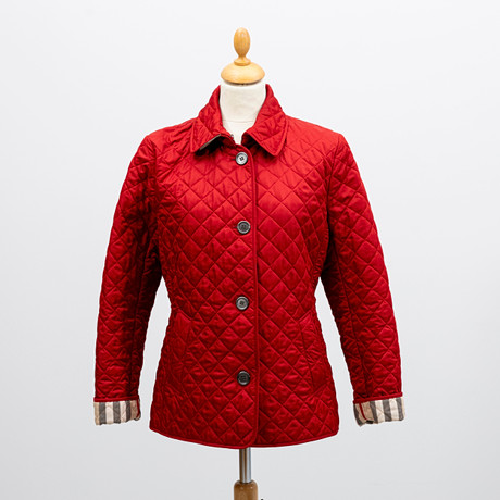 BURBERRY. Jacka, Burberry Brit, quiltad, England, storlek L. på auktion hos Auktionshuset Kolonn