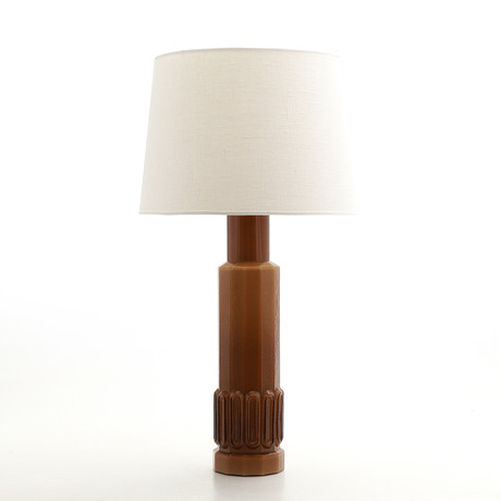 UNO & ÖSTEN KRISTIANSSON. BORDSLAMPA, "Patron", Luxus, Vittsjö. på auktion hos Crafoord Auktioner Malmö