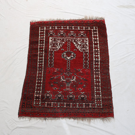 HANDKNUTEN MATTA, Afghan. på auktion hos Falun Auktionsbyrå