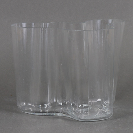 ALVAR AALTO. vas, glas, "Savoy / 3030", Iittala. på auktion hos Karlstad Hammarö Auktionsverk