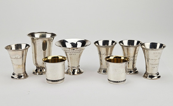 BÄGARE, 8 st, silver, 1900-tal, vikt ca. 207 gram. på auktion hos Auktionshuset Thörner & Ek