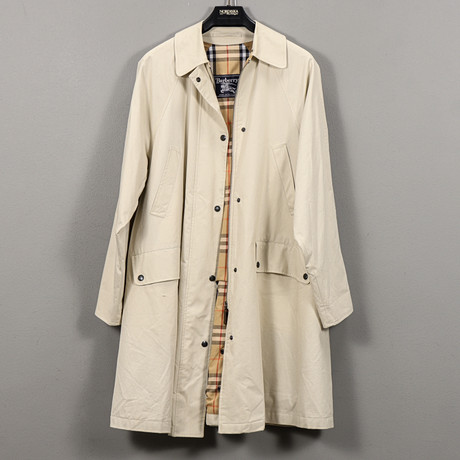 BURBERRY, damkappa. på auktion hos Karlstad Hammarö Auktionsverk